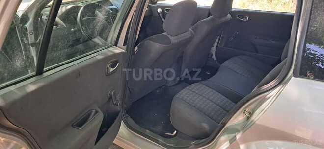Renault Megane-7