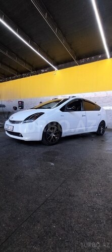 Toyota Prius-5