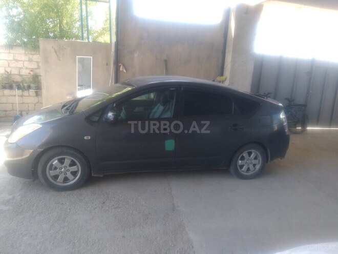 Toyota Prius-3