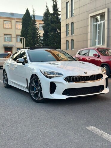 Kia Stinger-1