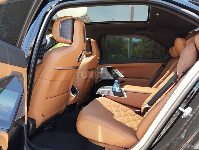 BMW 740-13