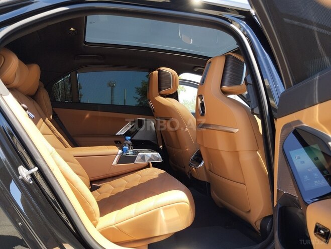 BMW 740-12