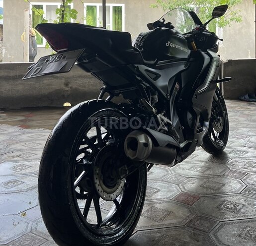 Yamaha R15 V4-12