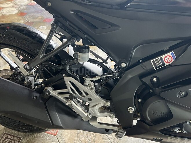 Yamaha R15 V4-11