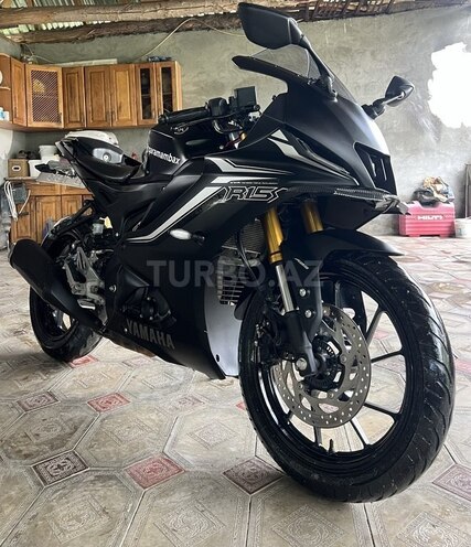 Yamaha R15 V4-1