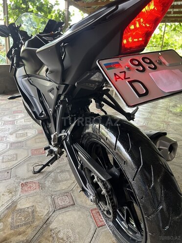 Yamaha R15 V4-9