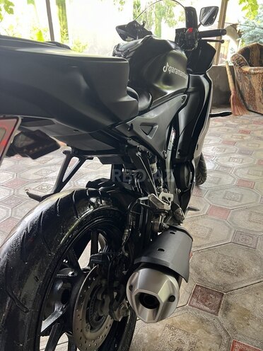 Yamaha R15 V4-10
