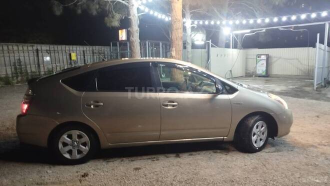 Toyota Prius-4