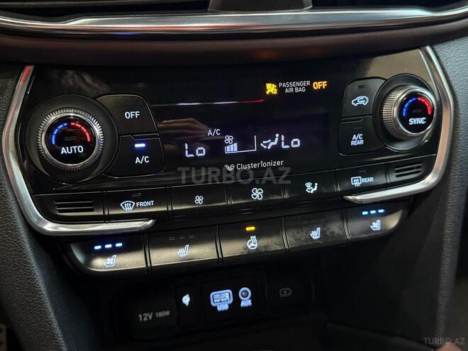 Hyundai Santa Fe-21