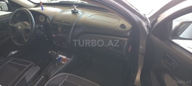 Nissan Sunny-6