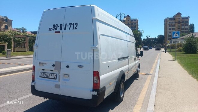 Ford Transit-3