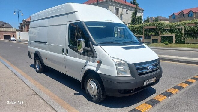 Ford Transit-4