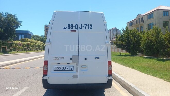Ford Transit-2
