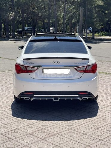 Hyundai Sonata-4