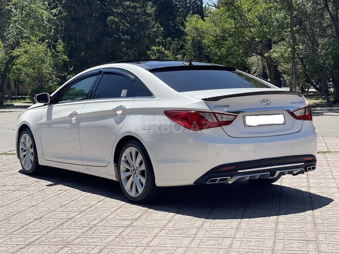 Hyundai Sonata-5