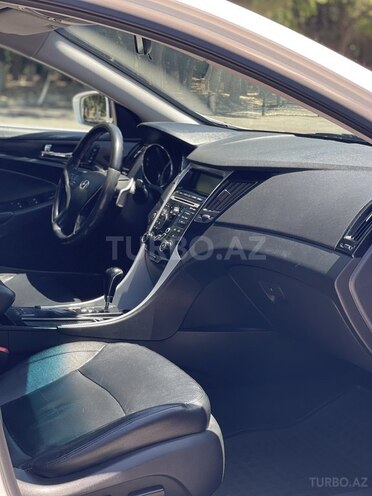 Hyundai Sonata-9