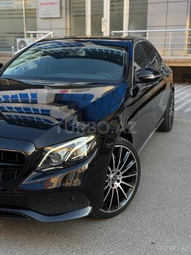 Mercedes E 220 d-4