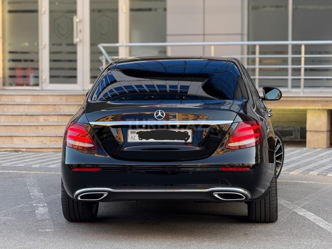 Mercedes E 220 d-12