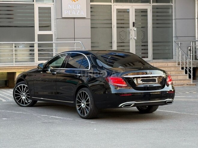 Mercedes E 220 d-14