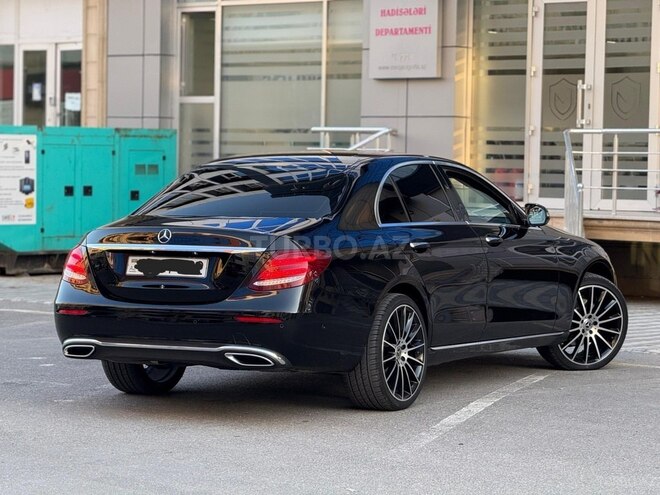 Mercedes E 220 d-8