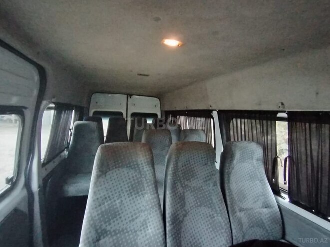 Ford Transit-11