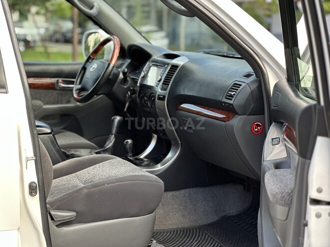 Toyota Land Cruiser Prado-10