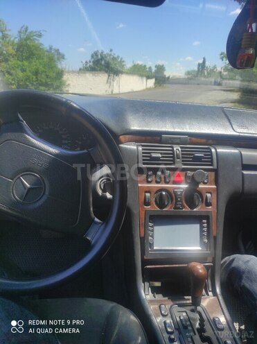 Mercedes E 230-2
