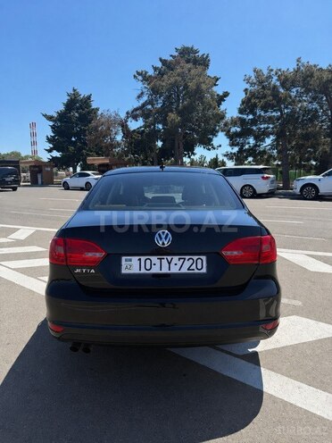 Volkswagen Jetta-2