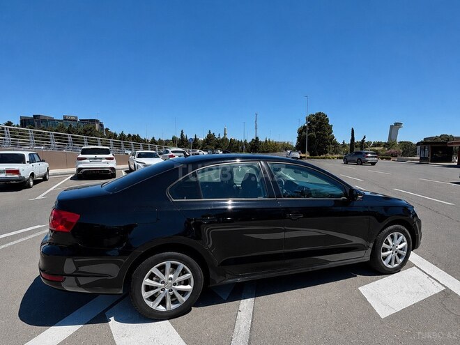 Volkswagen Jetta-4