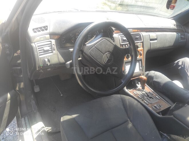 Mercedes E 230-10