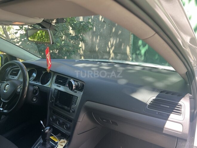 Volkswagen Golf-8