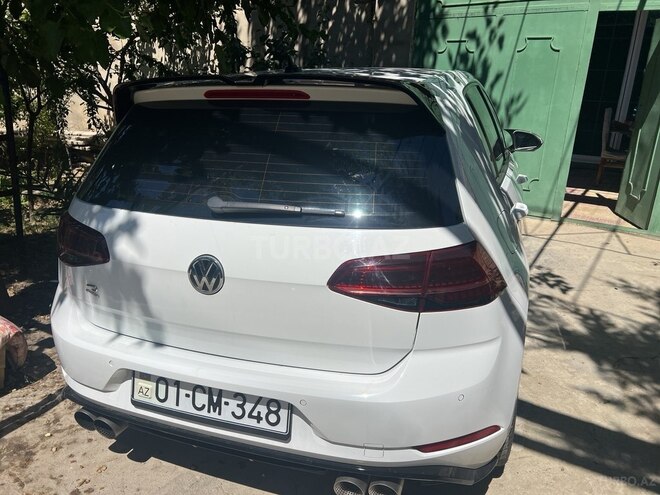 Volkswagen Golf-11
