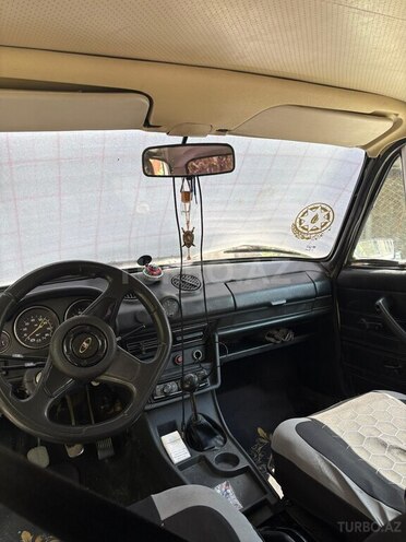 LADA (VAZ) 2106-10