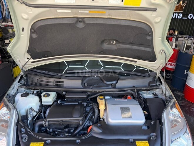 Toyota Prius-19