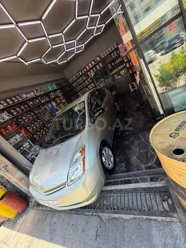 Toyota Prius-4