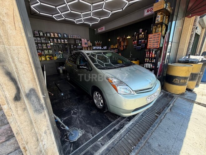 Toyota Prius-5