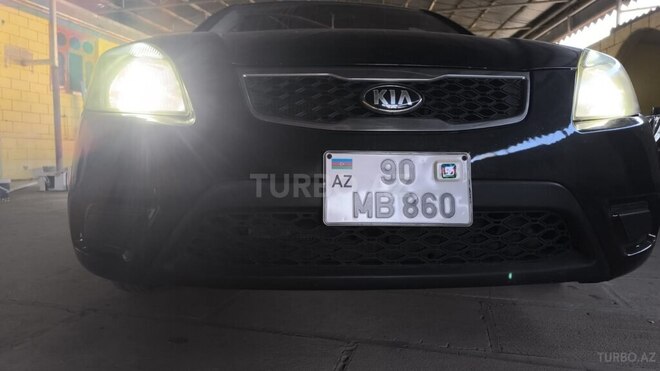 Kia Rio-1