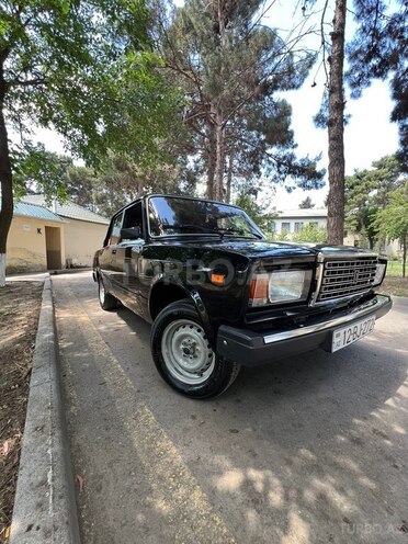 LADA (VAZ) 2107-2