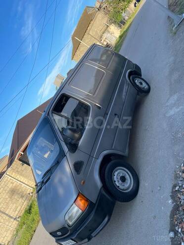 Ford Transit-4