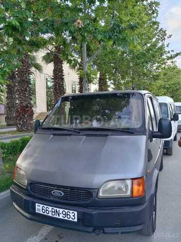 Ford Transit-1
