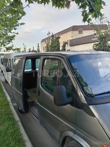 Ford Transit-5