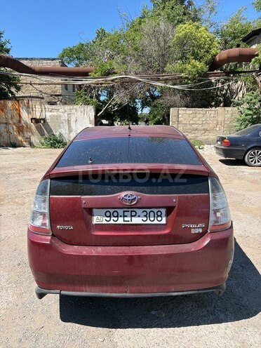 Toyota Prius-5