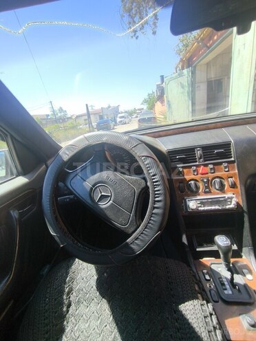 Mercedes C 280-11