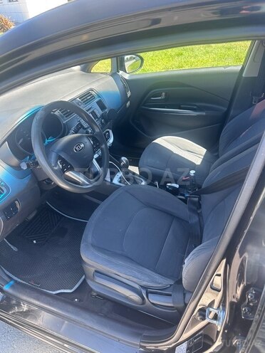 Kia Rio-8