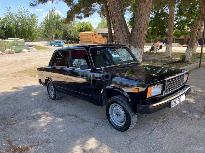 LADA (VAZ) 2107-2