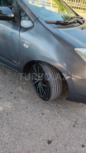 Toyota Prius-7