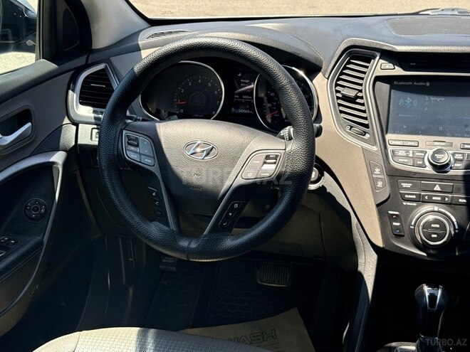 Hyundai Santa Fe-12