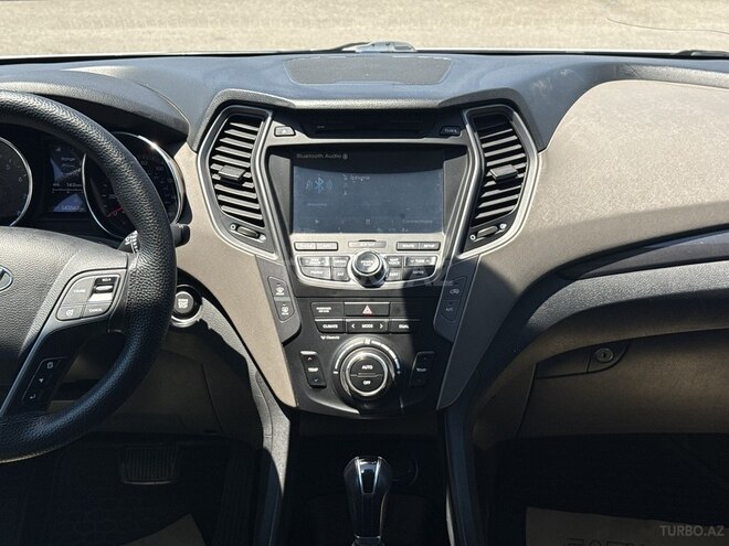 Hyundai Santa Fe-13