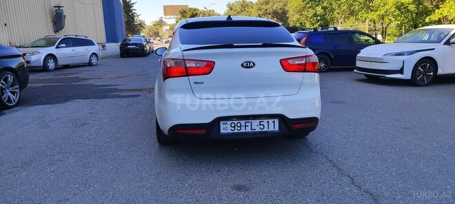 Kia Rio-5