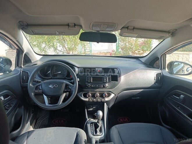 Kia Rio-11